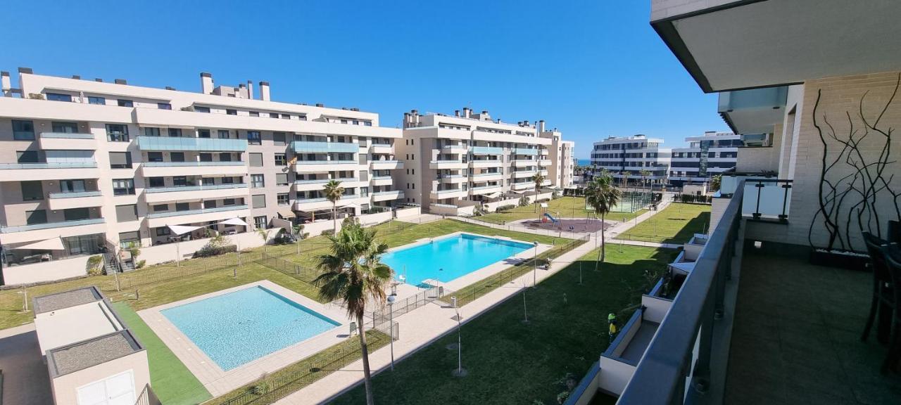 Excellent Location- Beach, Pool, Telework, 2 Bikes, Parking & Wifi Gratis At "Casa Carol'S" Torremolinos Exterior foto